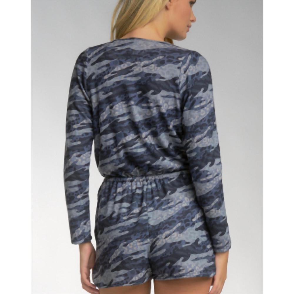 NEW ELAN "calia" camo long sleeve romper in blue camo - Picture 3 of 3